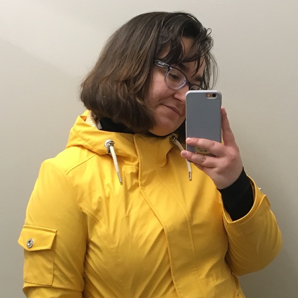 Meet your Posher, Veronica - Picture 3 of 7